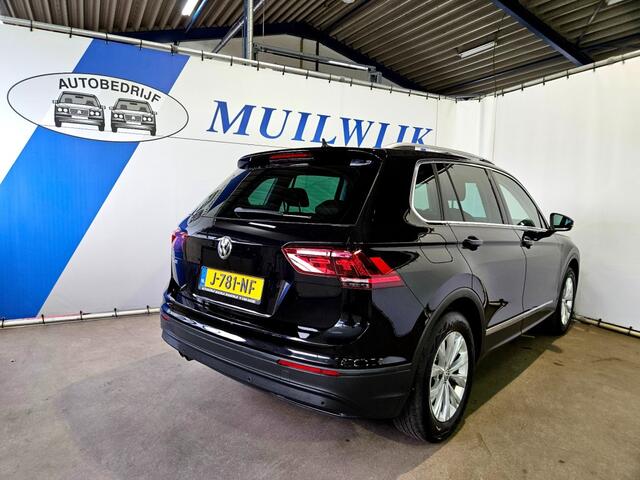 Volkswagen TIGUAN 1.5 TSI Comfortline Business / Panoramadak / Leder / NL Auto