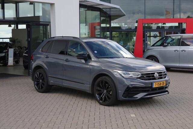 Volkswagen TIGUAN 1.4 TSI eHybrid R-Line Business+ 245PK / 180kW DSG, Door ons geleverd en onderhouden, LED Matrix (IQ.Lights), wegklapbare trekhaak, achteruitrijcamera (Rear View), elektrisch verstelbare bestuurdersstoel met geheugenfunctie, verwarmbaar multifunctioneel lederen stuurwiel, verwarmbare voorstoelen, verwarmbare achterbank, lederen bekleding, panoramadak, 20" 'Suzuka' LMV, Black Style pakket, navigatie, elektrische achterklep, keyless go & entry, adaptieve cruise control (ACC), elektrisch verstel-, verwarm- en inklapbare buitenspiegels, 3-zone climatronic, Apple Carplay & Android Auto, parkeerassistent (Park Assist), draadloze telefoonlader etc.