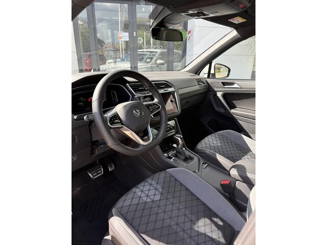 Volkswagen TIGUAN R-Line eHybrid | Camera | Panoramadak | IQ lights | 20 inch