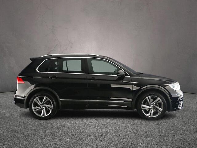 Volkswagen TIGUAN 1.5 TSI R-Line 150pk DSG Automaat, Trekhaak, Adaptive cruise control, Head-up display, 360 camera, Navigatie, App-connect, Elektrische achterklep