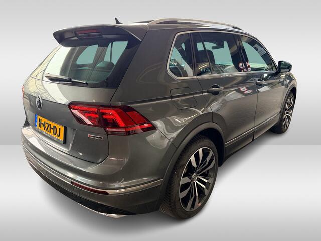 Volkswagen TIGUAN 2.0 TSI 4Motion Highline Business R / Trekhaak / Panoramadak / Camera / Head-up / CarPlay / 20'' / Dodehoek / Virtual Cockpit / Stoelverwarming 4x / DAB / ACC