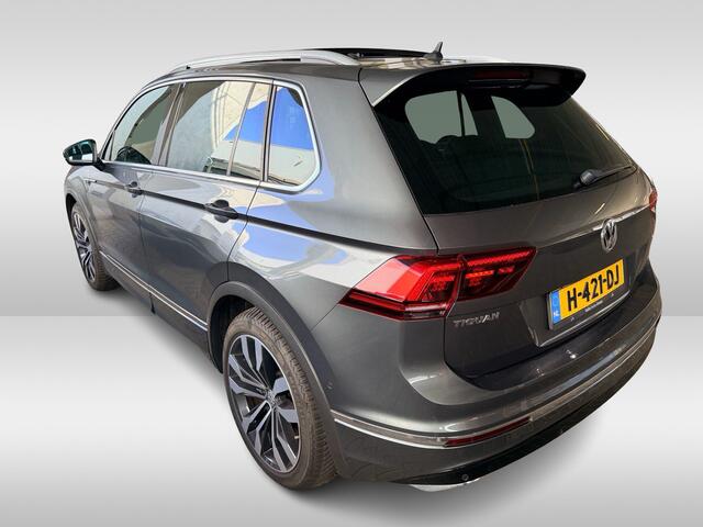 Volkswagen TIGUAN 2.0 TSI 4Motion Highline Business R / Trekhaak / Panoramadak / Camera / Head-up / CarPlay / 20'' / Dodehoek / Virtual Cockpit / Stoelverwarming 4x / DAB / ACC