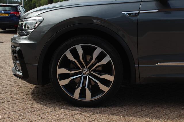 Volkswagen TIGUAN 2.0 TSI 4Motion Highline Business R / Trekhaak / Panoramadak / Camera / Head-up / CarPlay / 20'' / Dodehoek / Virtual Cockpit / Stoelverwarming 4x / DAB / ACC