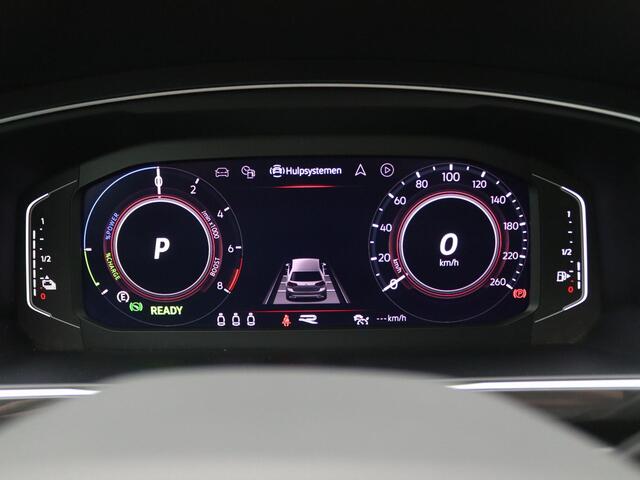 Volkswagen TIGUAN 1.4 TSI eHybrid R-Line Business 245PK DSG Panoramadak, Trekhaak, Black Style, 20" LM velgen, Matrix LED-Verlichting, Keyless, 17" Winterset