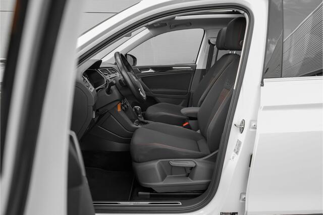 Volkswagen TIGUAN 1.4 TSI ACT R-Line Pano ACC Camera Trekhaak