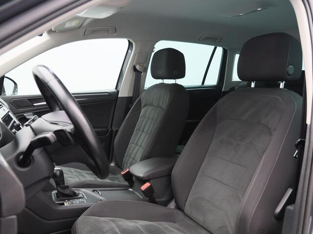 Volkswagen TIGUAN 1.5 TSi 150 Pk R-Line | Navigatie | Full LED | Trekhaak | Camera | 19 Inch | Head-Up | Adaptive Cruise | 80.932 Km!!