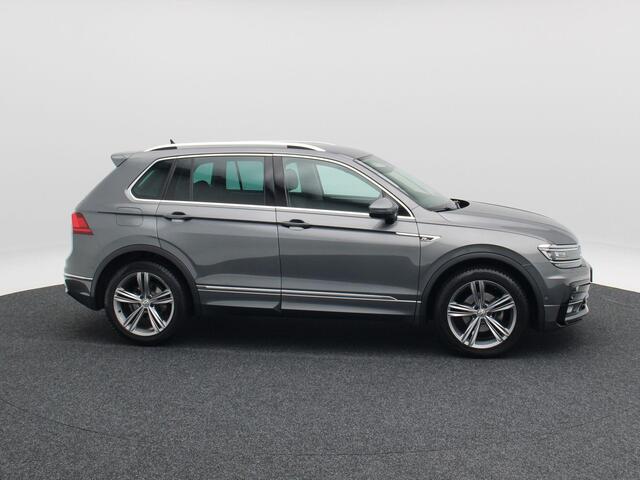 Volkswagen TIGUAN 1.5 TSi 150 Pk R-Line | Navigatie | Full LED | Trekhaak | Camera | 19 Inch | Head-Up | Adaptive Cruise | 80.932 Km!!