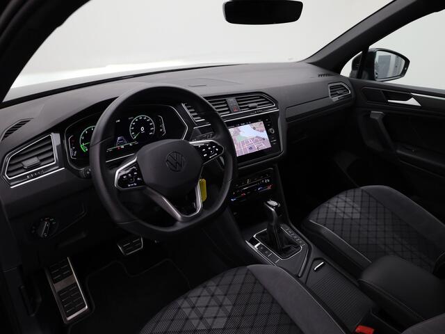 Volkswagen TIGUAN 1.5 TSI R-Line Business | Black Style | IQ Light | Side Assist | Elk. A-klep | Camera | Prijs Rijklaar !!