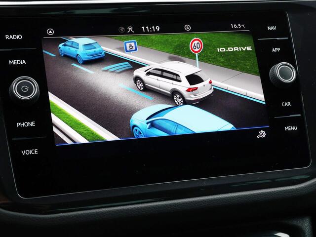 Volkswagen TIGUAN 1.4 TSI 245pk DSG eHybrid R-Line Business · Camera · Apple/Android Car Play · Navigatie · P-Sensoren · 19'' Inch ·