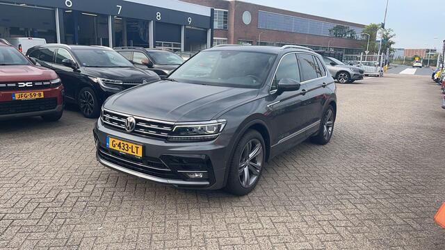 Volkswagen TIGUAN 1.5 TSI ACT Highline Business R AUTOMAAT | PANODAK | TREKHAAK | NAVI | STOELVERW. | LED