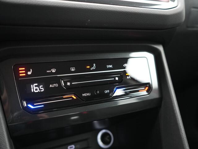 Volkswagen TIGUAN 1.4 TSI eHybrid Elegance PHEV 245pk Dealer O.H. | SOH 90.3% | Adaptive Cruise | IQ Light | Camera | Blis | Stoelen & Stuur Verwarmd | Apple Carplay | DAB | Navigatie | Lane Assist | 17"L.M | Plug In Hybrid