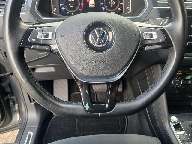 Volkswagen TIGUAN 1.5 TSI ACT Highline / trekhaak wegklapbaar / apple carplay / virtual cockpit / full led