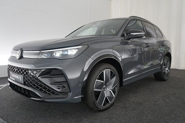 Volkswagen TIGUAN 1.5 eHybrid R-Line Edition 272PK DSG Panoramadak, Trekhaak, 360gr. Camera, Black Style, 20" LM Velgen, Head-Up Display, Harman Kardon Audio, Elektr. Achterklep