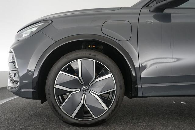 Volkswagen TIGUAN 1.5 eHybrid R-Line Edition 272PK DSG Panoramadak, Trekhaak, 360gr. Camera, Black Style, 20" LM Velgen, Head-Up Display, Harman Kardon Audio, Elektr. Achterklep