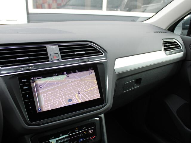 Volkswagen TIGUAN 1.5 TSI Sport Business /NAVI/Camera/19'LM/Keyless/ACC/Carplay/LED/PDC/Keyless/Stuurverwarming/NAP! 2e eig!