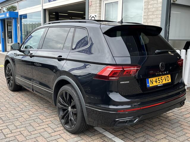 Volkswagen TIGUAN Allspace 1.5 TSI R-Line Business+ 7p. / AUTOMAAT/ PANO/ TREKHAAK/ APP-CONNECT/ ACC/ PARK.SENSOR. + CAMERA/ STOELVERWARM./ HARMAN&KARDON/ ELEK.ACHTERKLEP/ HEAD-UP/ KEYLESS/ NAVI/ DAB/ CLIMA/ LED