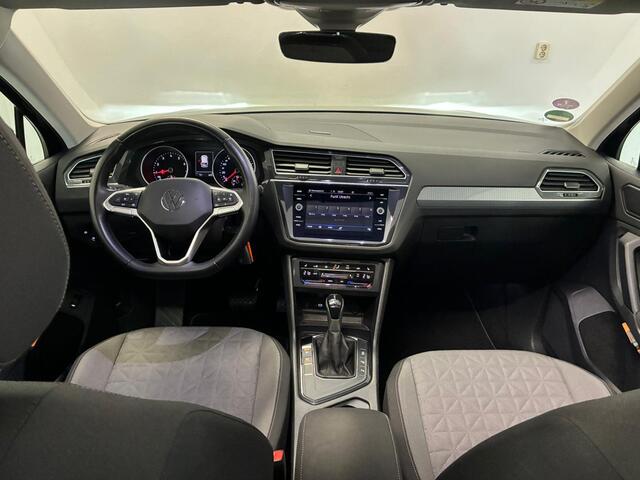 Volkswagen TIGUAN 1.5 TSI Elegance | Panoramadak | Adaptive Cruise Control | Stoel- & Stuurverwarming |Elektr. Kofferbak | Parkeerhulp