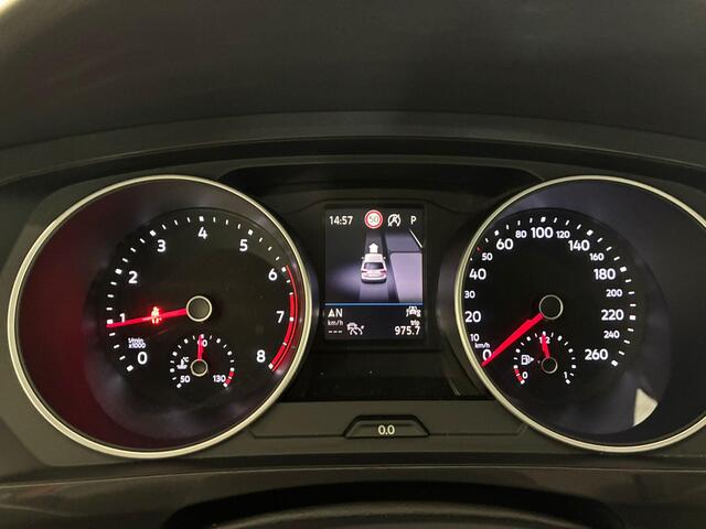 Volkswagen TIGUAN 1.5 TSI Elegance | Panoramadak | Adaptive Cruise Control | Stoel- & Stuurverwarming |Elektr. Kofferbak | Parkeerhulp