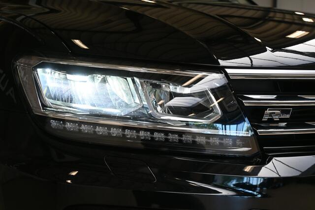 Volkswagen TIGUAN 2.0 TSI 230pk 4Motion R-Line | DCC | Pano | Trekhaak | Camera | 100% (Dealer) onderhouden label