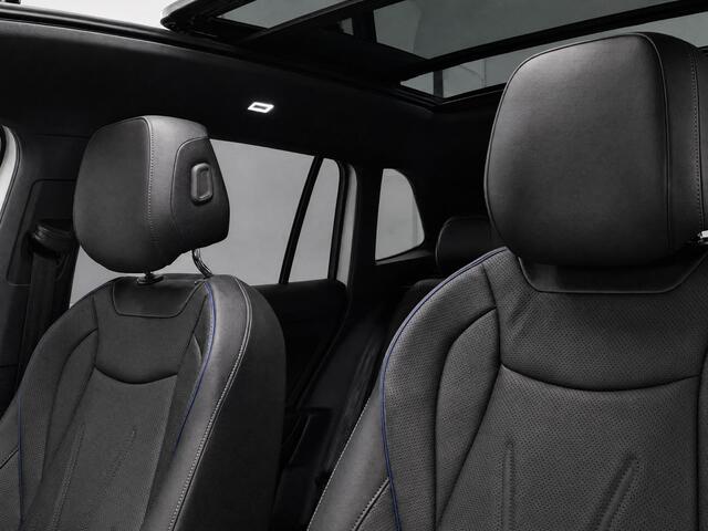Volkswagen TIGUAN 1.5eHybrid 150kW/204PK R-Line Black Style · Leder · Trekhaak · Panoramadak · 360°Camera · Garantie t/m 28-10-2030 of 100000km.