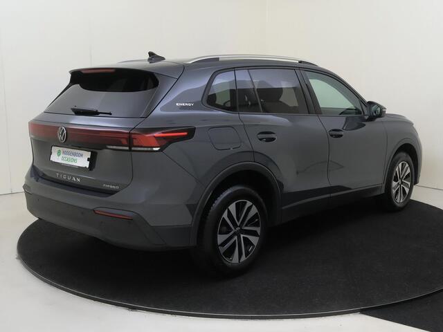 Volkswagen TIGUAN 1.5 eHybrid Life | SoH 98% | Trekhaak | 360 camera | Adaptieve demping | Keyless | Adaptieve cruise control | Dodehoekdetectie | Stoel- en stuurwielverwarming | Elektrische kofferklep |