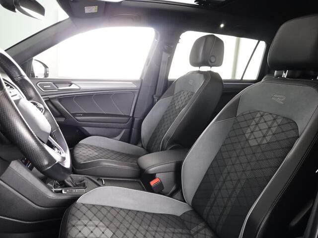 Volkswagen TIGUAN Allspace 1.5 TSI R-Line Business+ 7p. |150 pk Automaat (DSG) |R-line | Navigatie | Matrix LED koplampen | Stoel + Stuur verwarming| Panoramadak | Achteruit rijcamera | Parkeersensoren