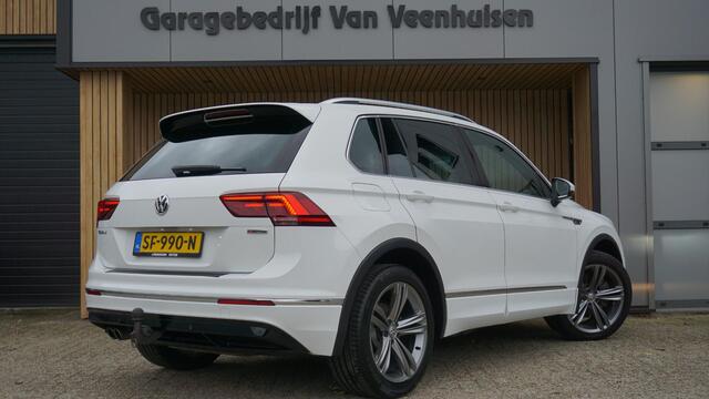 Volkswagen TIGUAN 2.0 TSI 180pk DSG 4Motion 2x R-Line Virtual Cockpit Trekhaak 19inch LM ACC *NL Auto* 2200kg Trekgewicht!