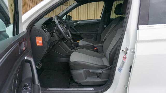 Volkswagen TIGUAN 2.0 TSI 180pk DSG 4Motion 2x R-Line Virtual Cockpit Trekhaak 19inch LM ACC *NL Auto* 2200kg Trekgewicht!