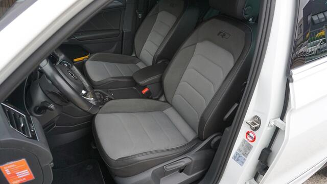 Volkswagen TIGUAN 2.0 TSI 180pk DSG 4Motion 2x R-Line Virtual Cockpit Trekhaak 19inch LM ACC *NL Auto* 2200kg Trekgewicht!