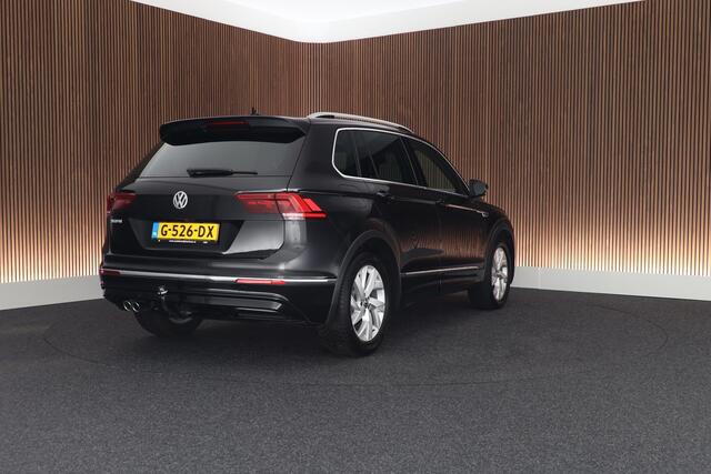 Volkswagen TIGUAN 1.5 TSI 150pk DSG ACT R-Line Highline Trekhaak Camera Leder Keyless Stoelverwarming Virtual Cockpit Navigatie