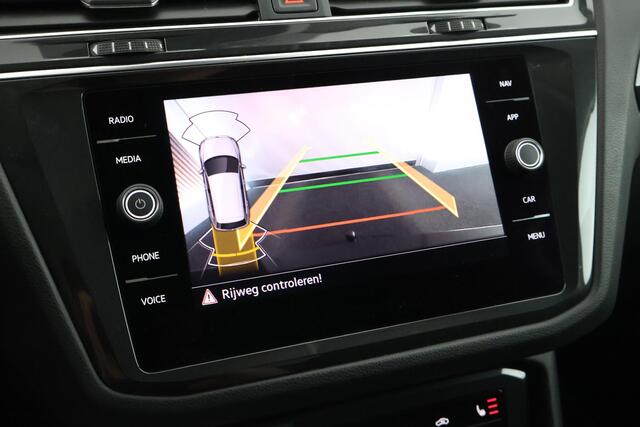 Volkswagen TIGUAN 1.4 TSI e-Hybrid 245pk Elegance Business+ Trekhaak Camera Keyless Stoelverwarming Virtual Cockpit Navigatie