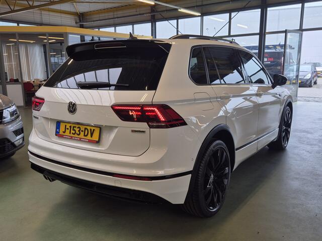 Volkswagen TIGUAN 2.0 TSI 4Motion Highline R -190pk- Automaat | Trekhaak | Panoramadak | Camera | Rijklaarprijs incl. 1 jaar Bovag garantie