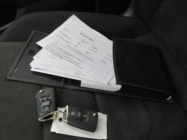 Volkswagen TIGUAN Allspace 1.5 TSI 150Pk DSG Highl. BNS R-Line 7p. * Rijklaarprijs incl. garantie * Trekhaak * Camera * Electr. A-Klep * PDC V+A * ACC *