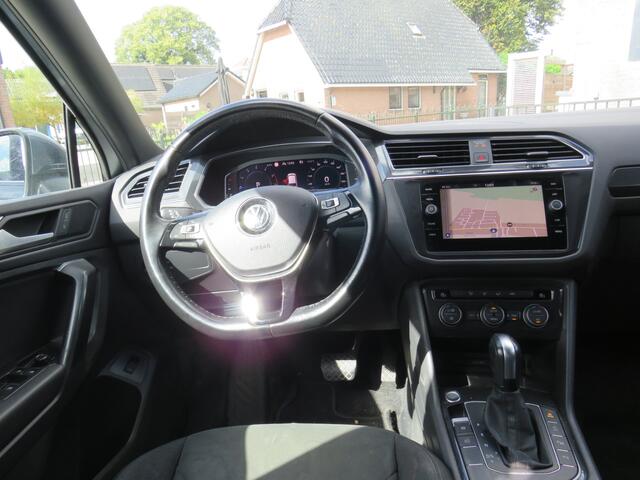 Volkswagen TIGUAN Allspace 1.5 TSI 150Pk DSG Highl. BNS R-Line 7p. * Rijklaarprijs incl. garantie * Trekhaak * Camera * Electr. A-Klep * PDC V+A * ACC *