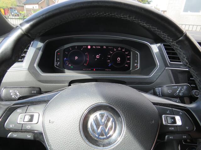 Volkswagen TIGUAN Allspace 1.5 TSI 150Pk DSG Highl. BNS R-Line 7p. * Rijklaarprijs incl. garantie * Trekhaak * Camera * Electr. A-Klep * PDC V+A * ACC *