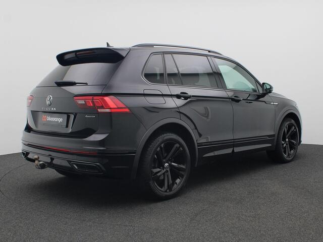 Volkswagen TIGUAN 2.0 TSI 4Motion R-Line 190PK DSG Trekhaak, Black Style, Achteruitrijcamera, Side Assist, 19" LM velgen, Adaptieve Cruise Control, Stoelverwarming, Navi