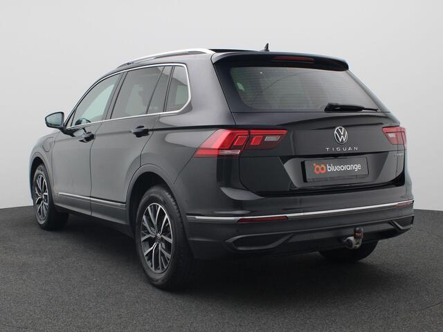 Volkswagen TIGUAN 1.4 TSI eHybrid Life Business 245PK DSG Panoramadak, Trekhaak, Achteruitrijcamera, Stoel-Stuurverwarming, 17" LM Velgen, Navi, Adaptieve Cruise Control