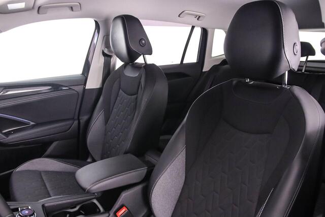 Volkswagen TIGUAN 1.5 eHybrid Life Edition 204pk DSG Automaat, Trekhaak, Stoelverwarming, Stuurverwarming, Adaptive cruise control, Dodehoeksensoren, 360 camera, Elektrische achterklep, Parkeersensoren, App-connect