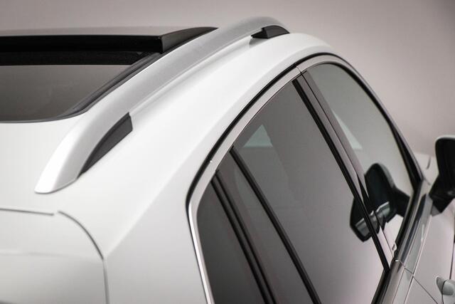 Volkswagen TIGUAN 1.5 TSI R-Line Business | IQ LIGHT | PANORAMADAK | SFEERVERLICHTING | DAB | APP CONNECT | CAMERA | 20"