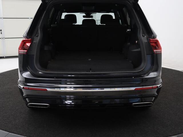 Volkswagen TIGUAN Allspace 1.5 TSI Comfortline Business R-Line 7p. | Adaptive cruise | Virtual Dashboard | Carplay | Sfeerverlichting | Full LED | Climate control | Camera | Park assist | Navigatie |