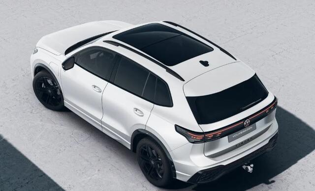 Volkswagen TIGUAN 1.5 eHybrid 272PK DSG R-Line Edition / Resterende Fabrieksgarantie tot 1-10 2029 / Black Style / Trekhaak / Leer / Panoramadak / 20'' LMV / VW