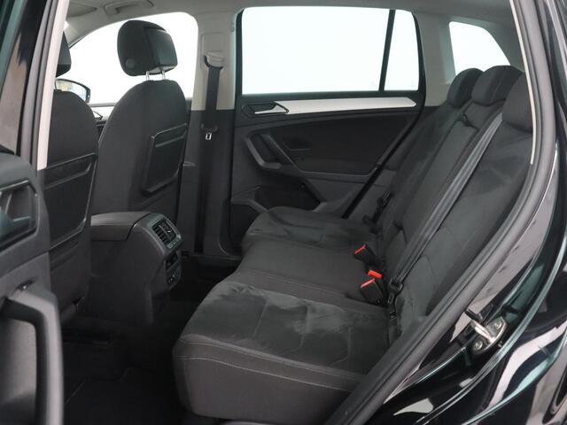 Volkswagen TIGUAN 1.4 TSI Comfortline Business | Adapt. Cruise | Stoelverwarming | Navigatie | Pano.Dak |