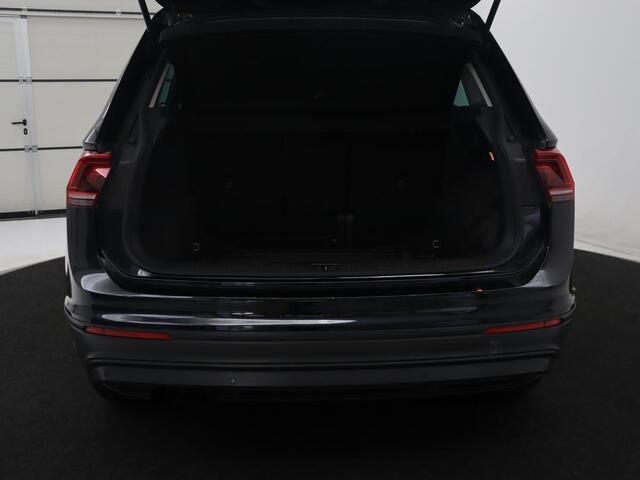 Volkswagen TIGUAN 1.4 TSI Comfortline Business | Adapt. Cruise | Stoelverwarming | Navigatie | Pano.Dak |