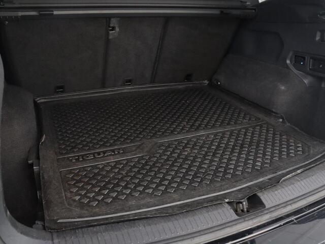 Volkswagen TIGUAN Allspace 1.5 TSI Highline Business R | Trekhaak | Navigatie | LED | Stoelverwarming | 5-Zitplaatsen