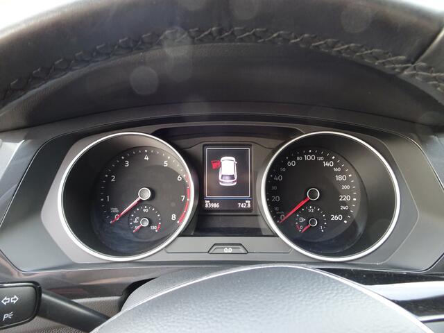 Volkswagen TIGUAN 1.5 TSI Comfortline Business Automatische airco, navigatie, elektrische trekhaak, cruise controle, parkeersensoren, achteruitrij camera, enz.