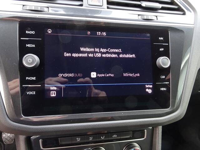 Volkswagen TIGUAN 1.5 TSI Comfortline Business Automatische airco, navigatie, elektrische trekhaak, cruise controle, parkeersensoren, achteruitrij camera, enz.