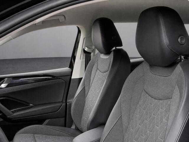 Volkswagen TIGUAN Life 1.5 eHybrid 204 PK 6 versn. DSG · Achteruitrijcamera · Comfort pakket ·