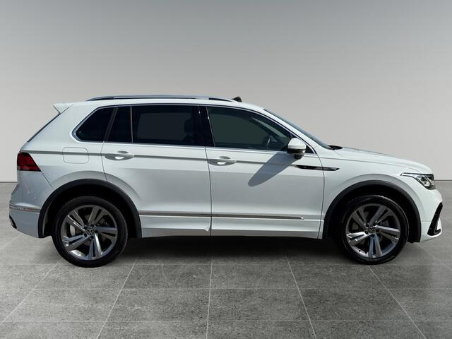 Volkswagen TIGUAN 1.4 245pk TSI eHybrid R-Line Business+ Panoramisch schuif-, kanteldak, | Side Assist | Navigatie 'Discover Media' (20,3 cm)