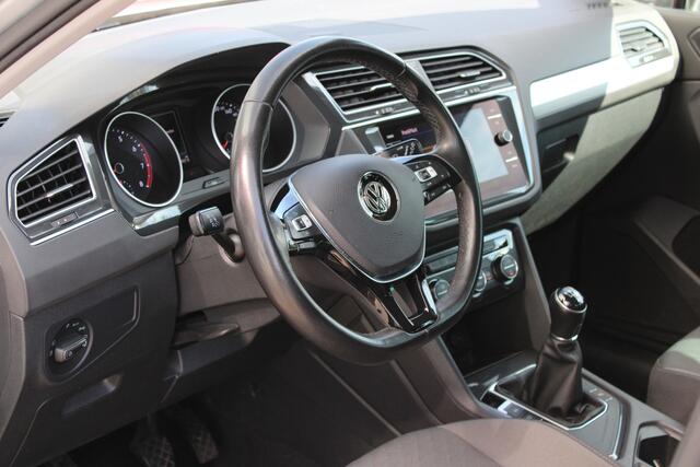 Volkswagen TIGUAN 1.5 TSI ACT//NAVI//TREKHAAK!!