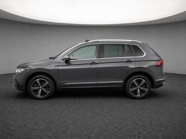 Volkswagen TIGUAN 1.4 TSI 245pk DSG eHybrid Elegance · Camera · Panoramadak · Wegklapbare Trekhaak · Apple/Android Car Play · 18'' Inch ·
